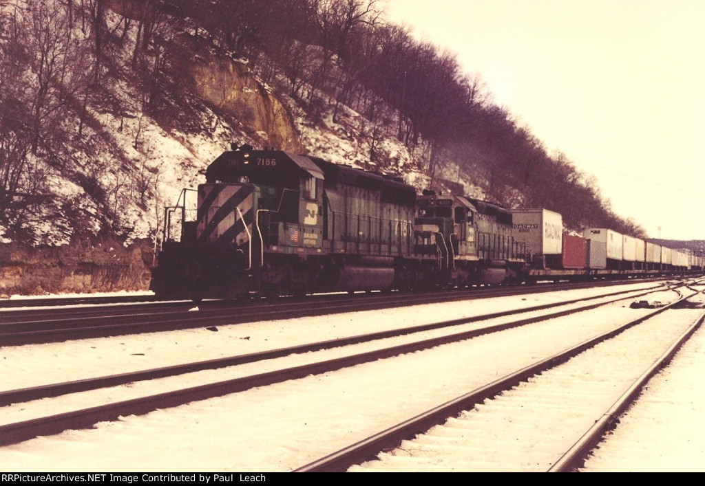 Intermodal rolls west
